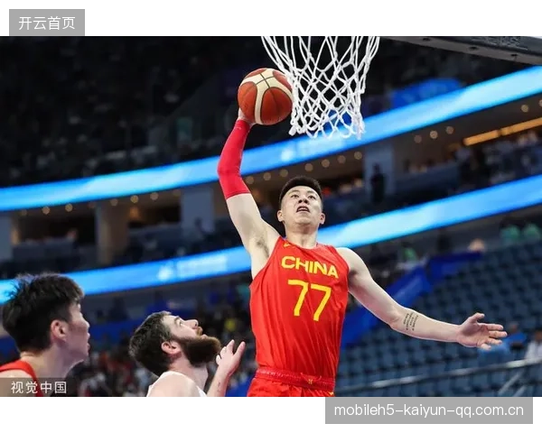 张镇麟飞天隔扣又上热搜——篮球少年逆袭的精彩瞬间